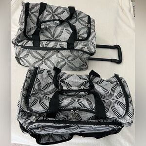 American Flyer Elegant Silver Clover Travel Bag Set